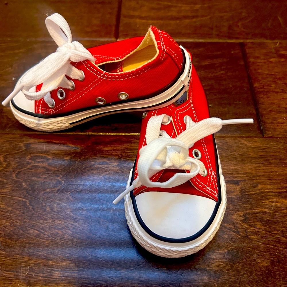 Toddler sneakers new